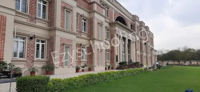 Excellere World School