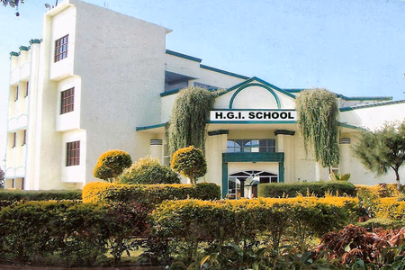 H G International School
