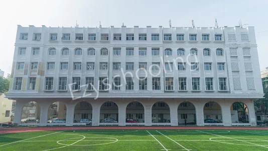 JBCN International School