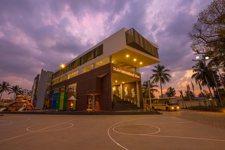 Skalvi International School
