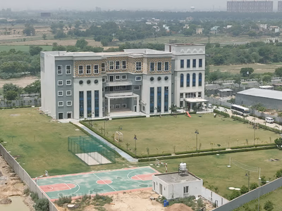 Gaurs International School
