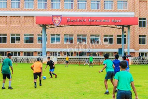 Reqelford International School Gallery