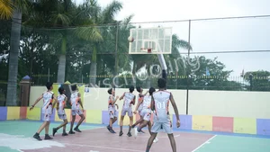 New Oxford school Gallery