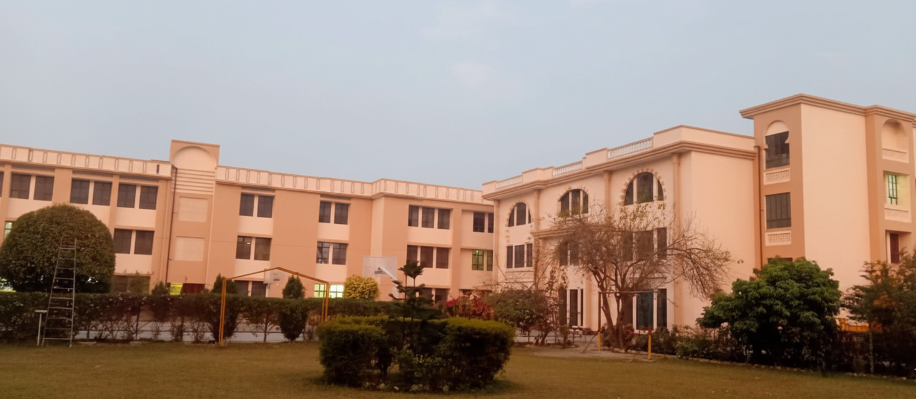 Maulana Azad Girls School, Mahipatmau, Lucknow School BuildingImage 1
