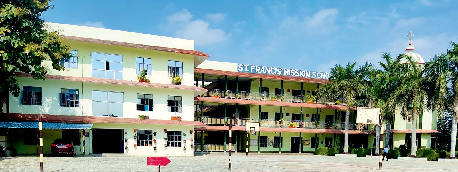 St Francis' Mission School, Telibagh, Lucknow School BuildingImage 1