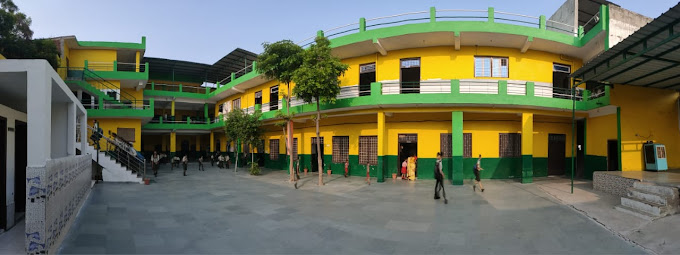Mahima Public Junior High School, Mohan Nagar, Ghaziabad School BuildingImage 1