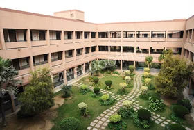 Cambridge School, Sector 27, Noida School Building
