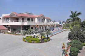 Shanti Niketan Vidyapeeth, Meerut, Uttar Pradesh Boarding School Building