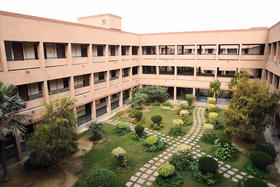 Cambridge School, Sector 27, Noida School Building