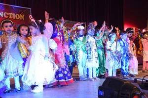 Bright Brain Public Collegiate Gallery 16