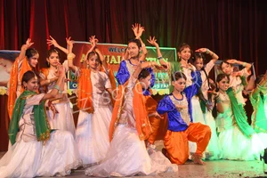 Bright Brain Public Collegiate Gallery 17