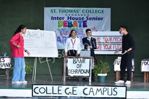 St. Thomas College Gallery 7