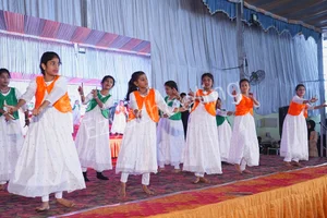 Fairys Flower High School Gallery 11