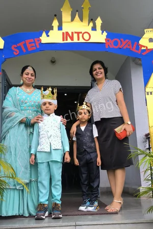 The Bishop's School Gallery 18