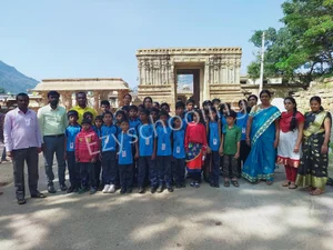 Global educational school Gallery 12