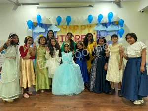 Queen’s Carmel School Gallery 8