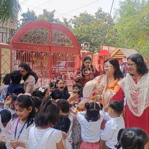 Modern School Gallery 13