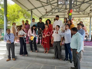 Arya Vidhya Mandir School Gallery 1