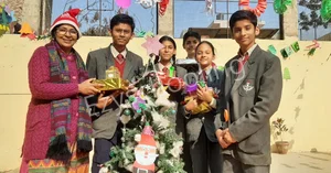 Mount Middle School Gallery 8