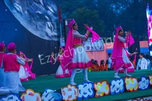 The Mann School Gallery 12