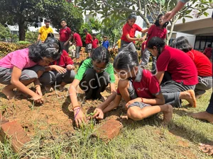 Capstone High Gallery 9