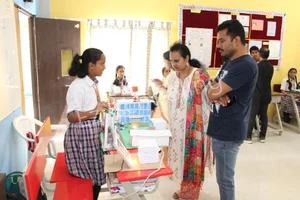 Laurus - The Universal School Gallery 9