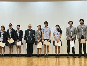 Modern High School International Gallery 1