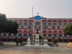 St. Francis' College, Hazratganj, Lucknow School Building