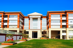 Learners International School, Knowledge Park III, Greater Noida School Building