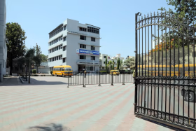 Unique English Medium School And Junior College, Kondhwa Bk, Pune School Building