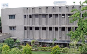 Gita Bal Niketan Senior Secondary School, Sector 16, Faridabad School Building